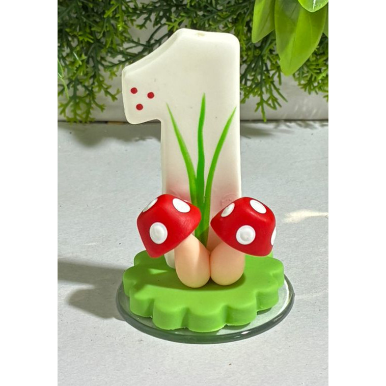 Vela de aniversário cogumelo  em biscuit em Oferta na Shopee