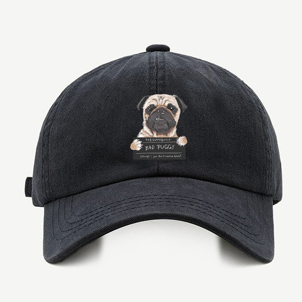 Bone baseball masculino preto Bad PugCom regualgem cores bege e branco
