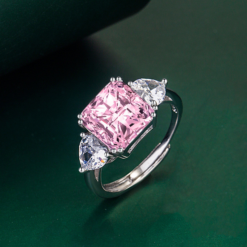 QUKE Design Original 3 Pedra Alto Carbono Diamante Anéis De Festa Para Mulheres Fino S925 Jóias 5A Zircônia Cúbica Coração Anel De Noivado