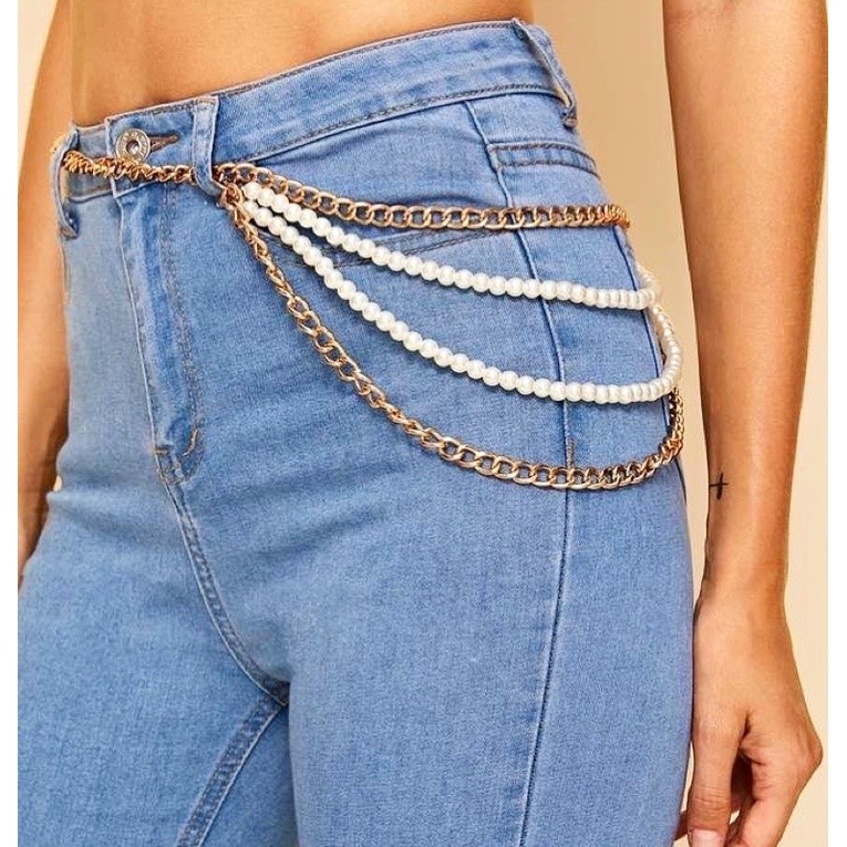 Cinto de correntes lateral com detalhes em pérolas Bodychain