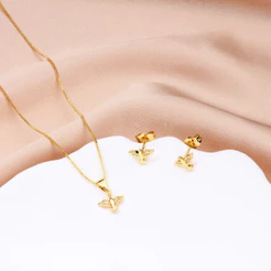 Kit Colar Brincos Feminino Elegante Conjunto Folheado a Platina Pássaro Zircônia Cravejada