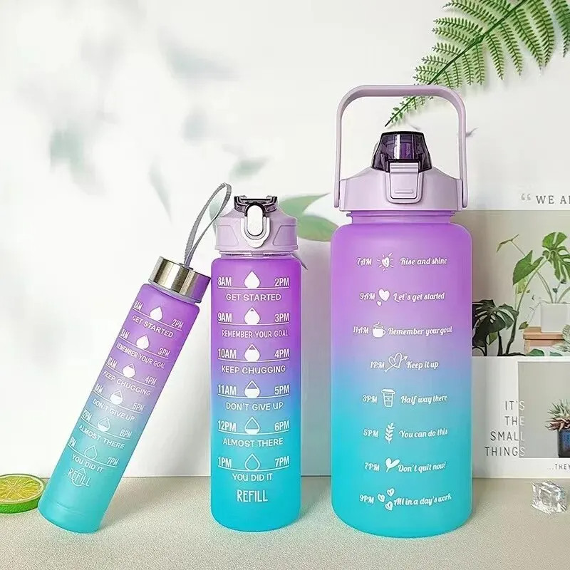 Kit 3 Garrafas Plásticas Gradiente – Alta Capacidade, Portátil para Esportes e Viagens