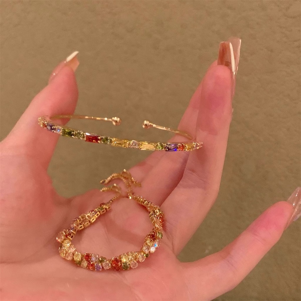 Pulseira feminina de zircônia dopaminérgica colorida, design torcido, pulseira fina, joia, pulseira ajustável em Oferta na Shopee