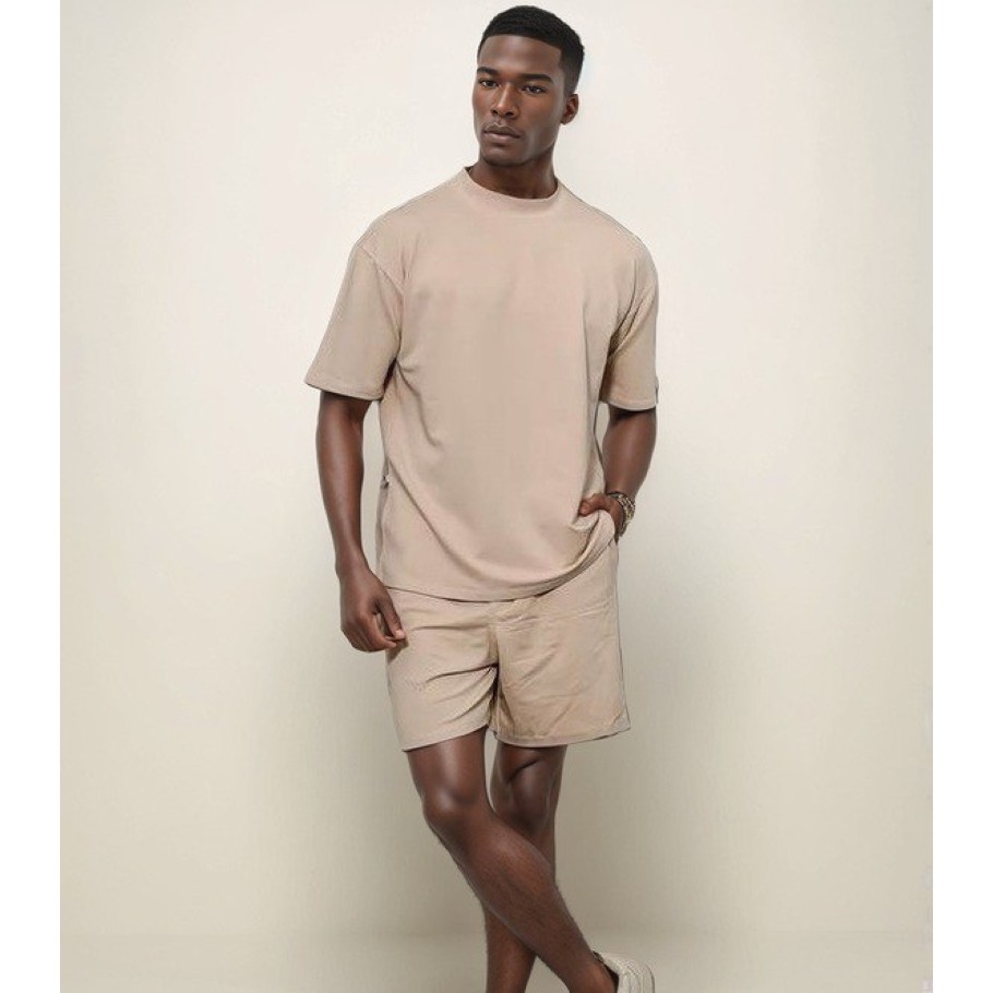 Conjunto Casual Masculino Camiseta Oversized Lisa com Gola Média e Bermuda Slim