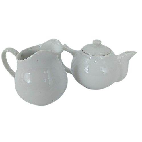BULE COM TAMPA E LEITEIRA EM PORCELANA BRANCA – ELEGÂNCIA CLÁSSICA PARA SUA MESA