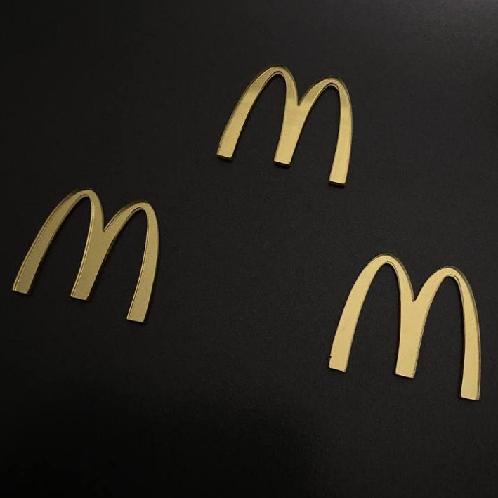 Aplique Mc Donalds em Acrílico Espelhado - 4cm - Para uso em Lembrancinhas, Laços, Personalizados e Artesanatos