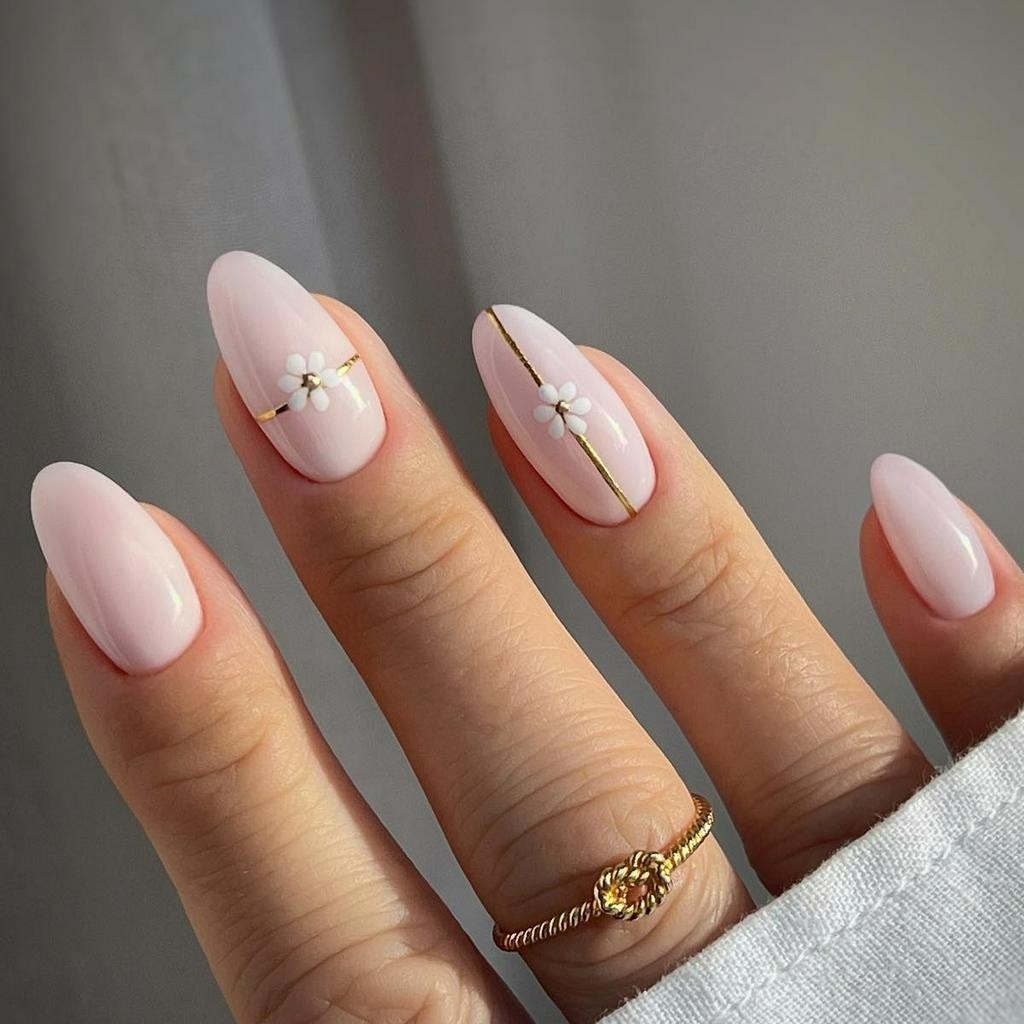 24pcs Oval Oval Médio Oval Unhas Falsas, Nude Pequeno Design Floral Tridimensional Piscando Diamante, Doce Legal Cobertura Completa Unhas Falsas