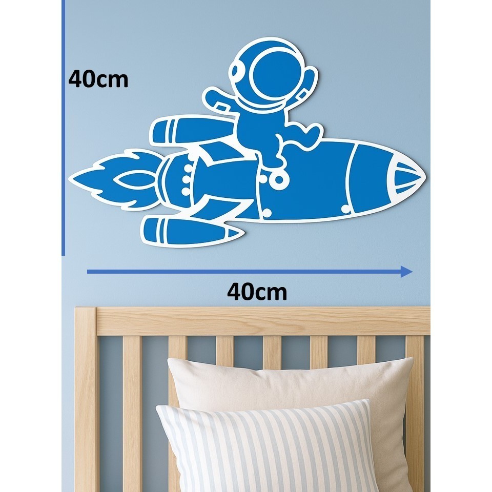 Quadro decorativo Infantil Astronauta no Foguete Azul MDF – Decoração Quarto Menino 40x40cm