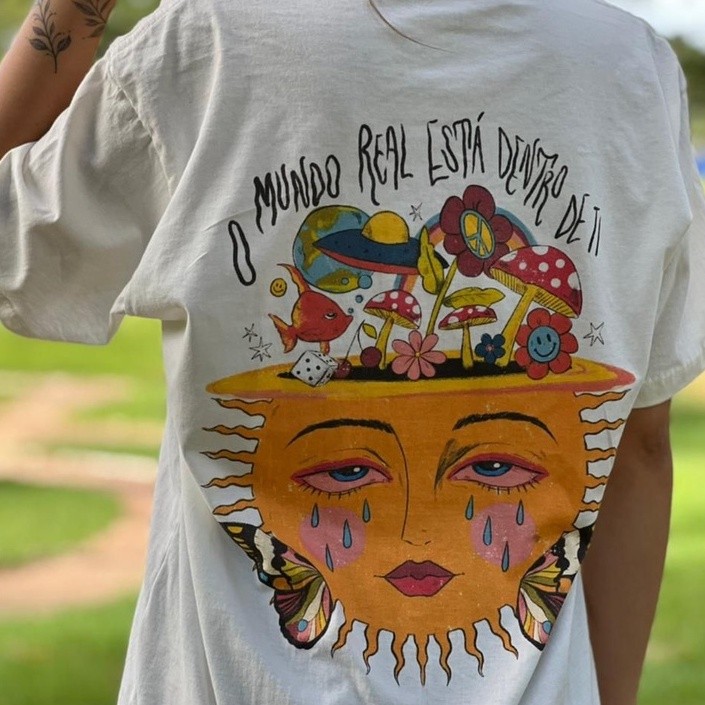 Camiseta Unissex Oversized Plus Size Feminina Masculina Mundo Real - Off-White - Frente e Verso