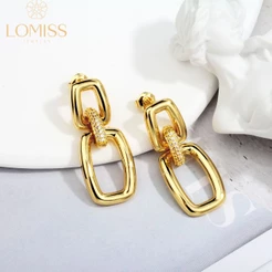 Brinco Delicado Elegante Antialérgico Curvo Folheado Ouro 18k a Platina Zircônia Cravejada Luxo