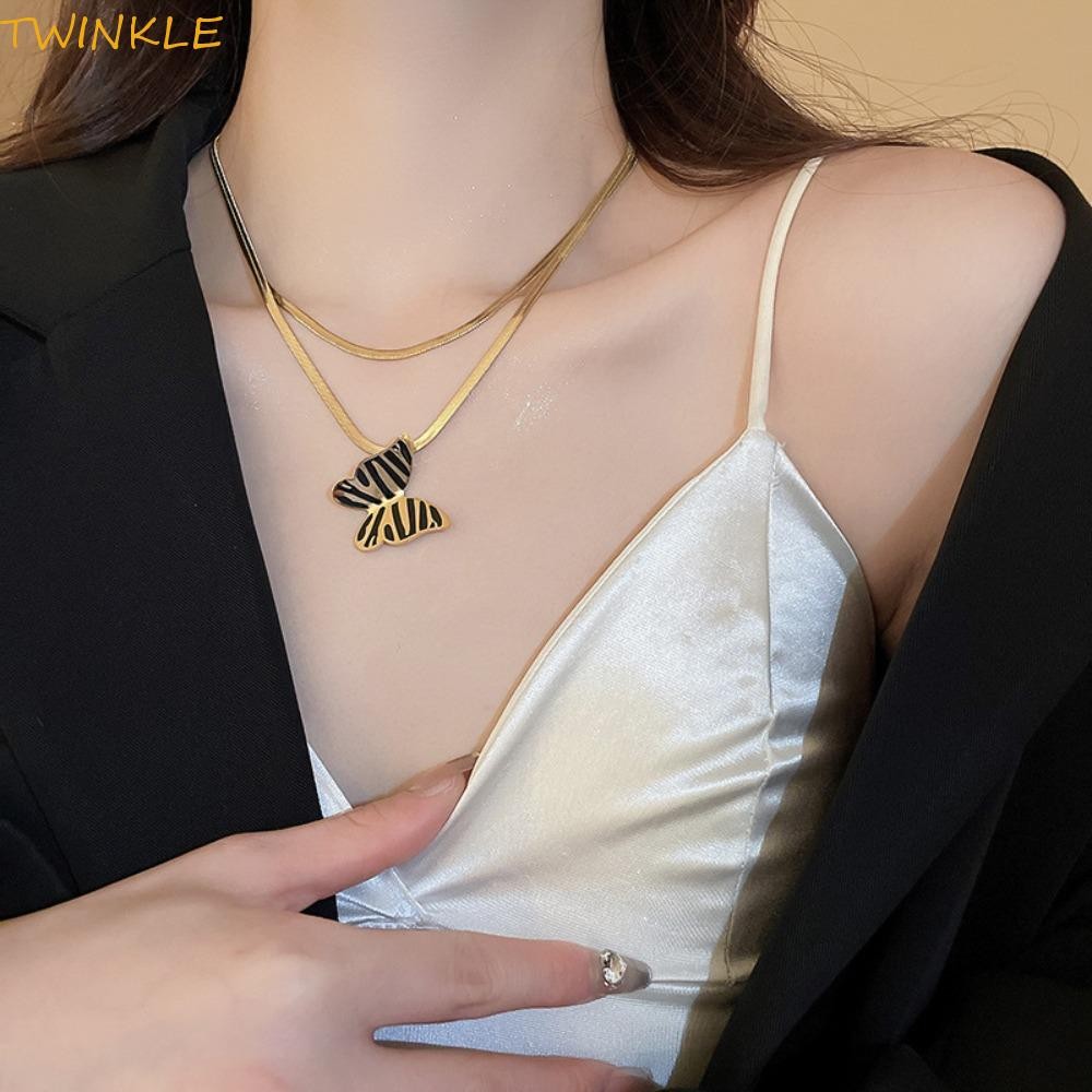 TWINKLEO Correntes De Cobra Borboleta , Colar De Aço Titânio De Dupla Camada , Elegante Cadeia De Clavícula Fashion Jewelry Cobre Butterfly Chain Choker Party