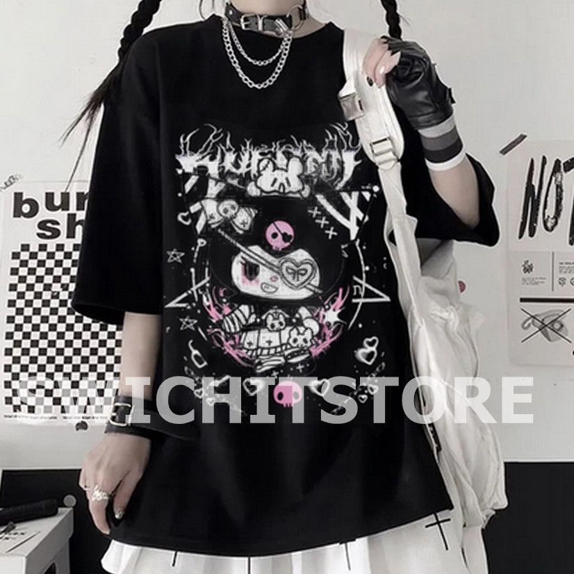 Camiseta ALGODÃO preta Sanrio Kuromi Hello Kitty Melody Cinnamoroll Japonês Harajuku 25 25 26 em Oferta na Shopee