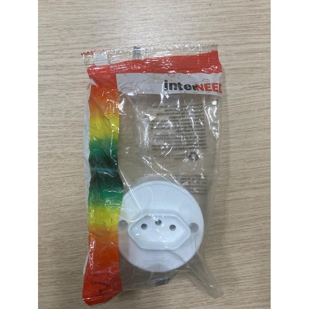 TOMADA DE SOBREPOR 10A 250V REDONDA BRANCA INTERNEED