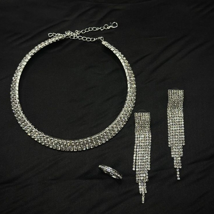 Conjunto de colar e brinco de zircônia Brincos de zircônia adequados para festas em Oferta na Shopee