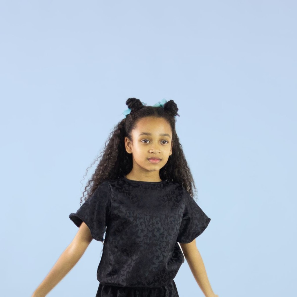 Blusa Estilo Bata com Estampa de Estrelas Preta