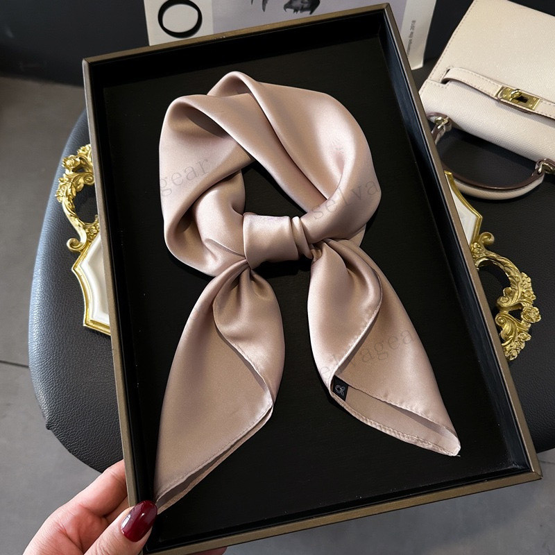 Novo Lenço De Seda 70 De Cor Sólida Feminino , Quadrado Pequeno De Alta Qualidade , Versátil E Fino . em Oferta na Shopee