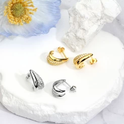 Brinco Femininos Delicado Elegante Antialérgico Folheado Ouro 18k a Platina Uma Fileira Zircônia Cravejada