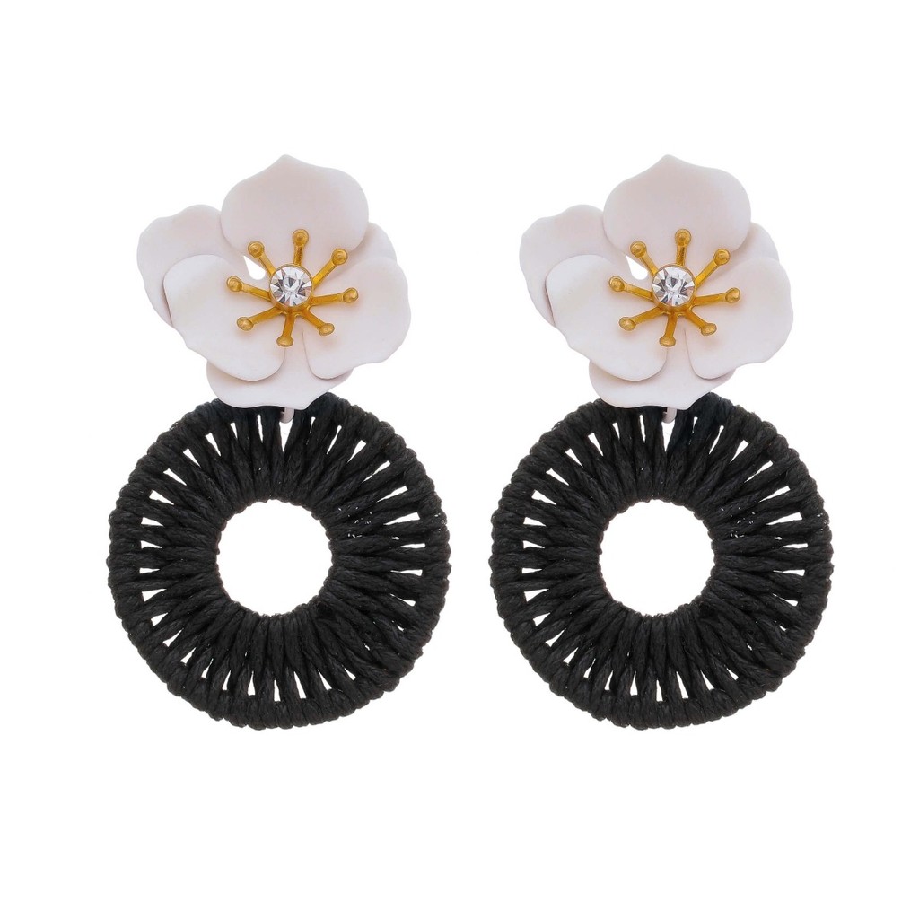 BRINCO DE FLOR AZALÉIA BRANCO E PRETO