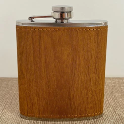 Cantil Inox com Couro Claro de Bolso para Whisky - Modelo 4 - 175ml - 1 unidade - Rizzo