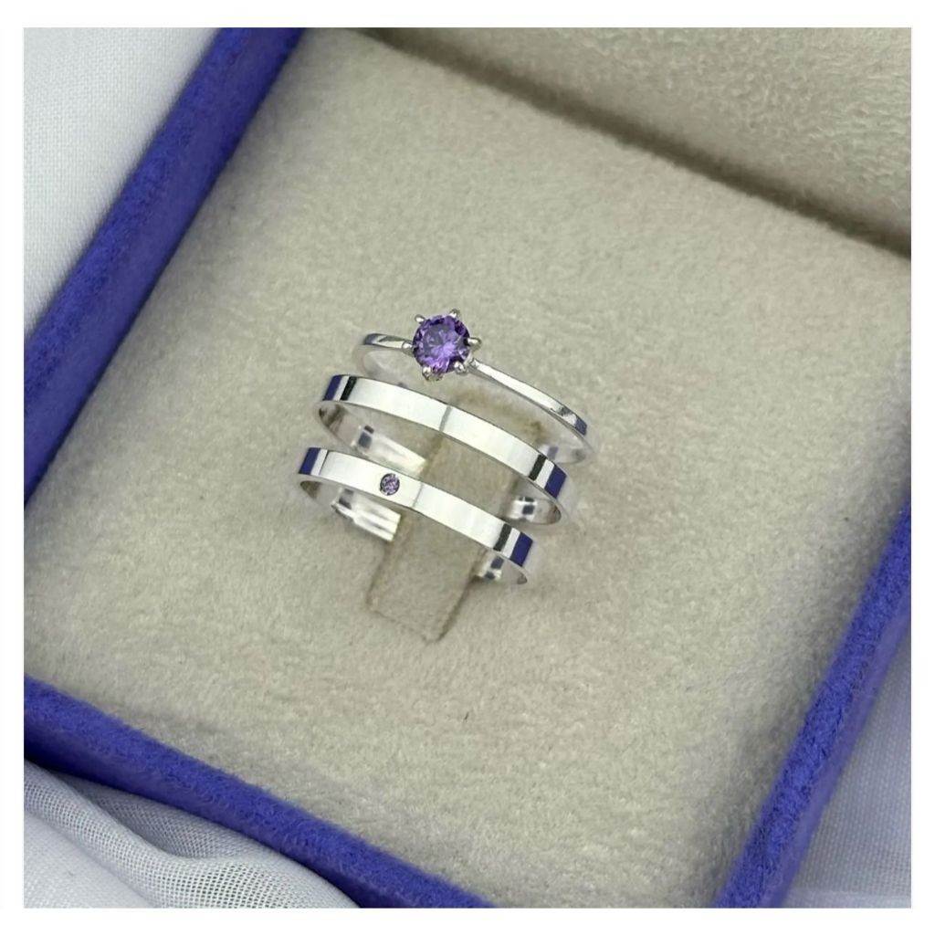 PAR DE ALIANÇAS DE NAMORO RETA DE PRATA950 COM PEDRA ROXA E ANEL SOLITARIO 2MM em Oferta na Shopee