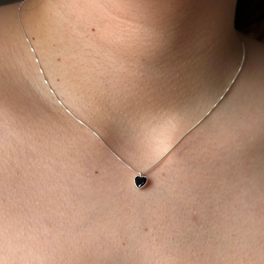 Colar Ponto de Luz Banhada a Prata 925 Coração Colorido em Oferta na Shopee