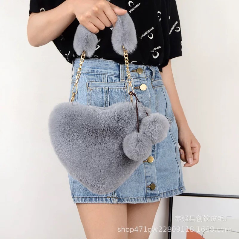 Bolsa de Ombro Pelucia com Formato de Coração Infantil ou adulto