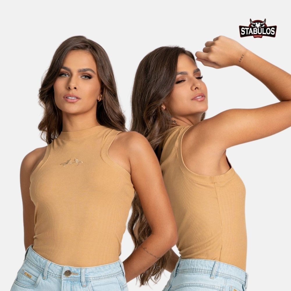 Camiseta Feminina Regata Stabulos Marrom Claro Canelada Em Viscose Com Elastano E Bordado Frontal De Cavalos Country