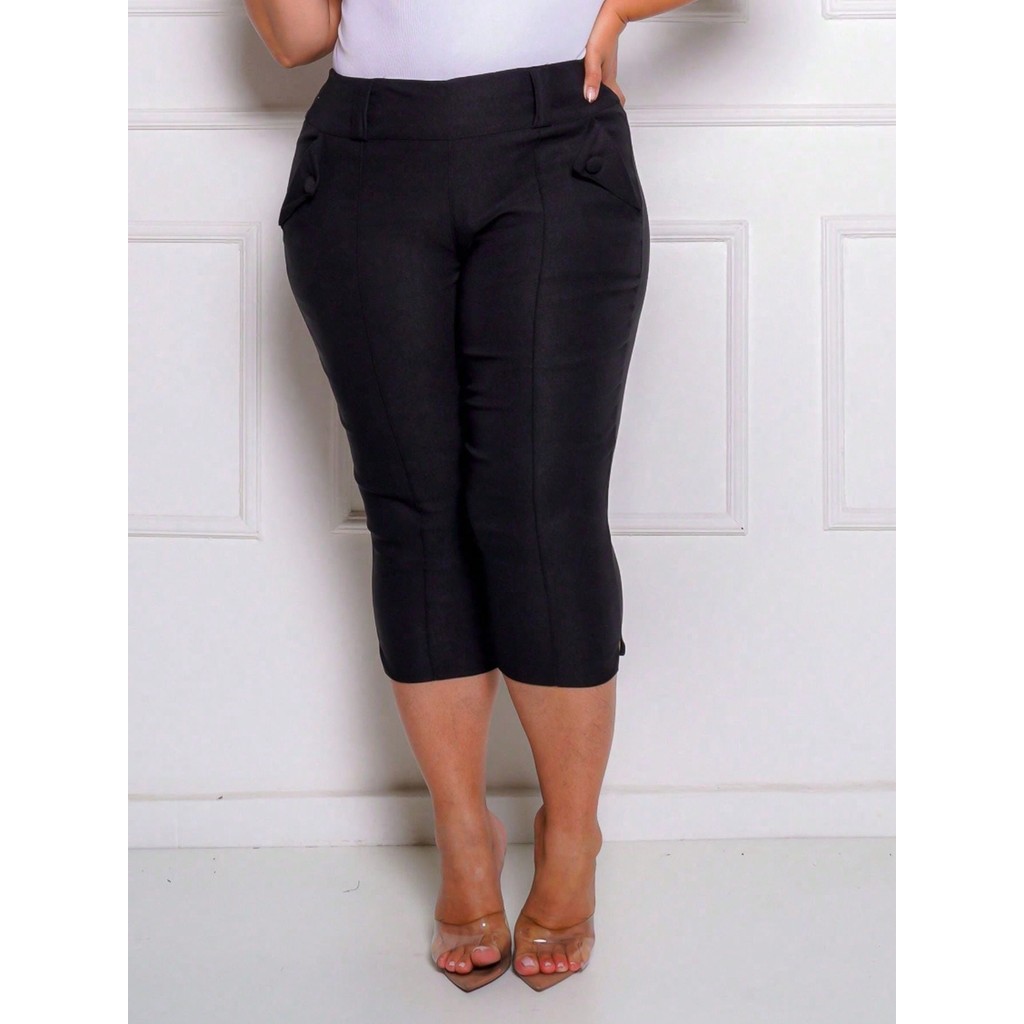 Calça Capri Plus Size Calça Pescador Calça Capri Feminina Plus Size com Botões no Bolso