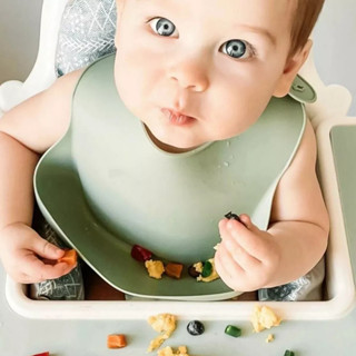 Babador Babete Silicone com Bolso pega Cata Migalhas Infantil Bebê Impermeável Ajustável em Oferta na Shopee
