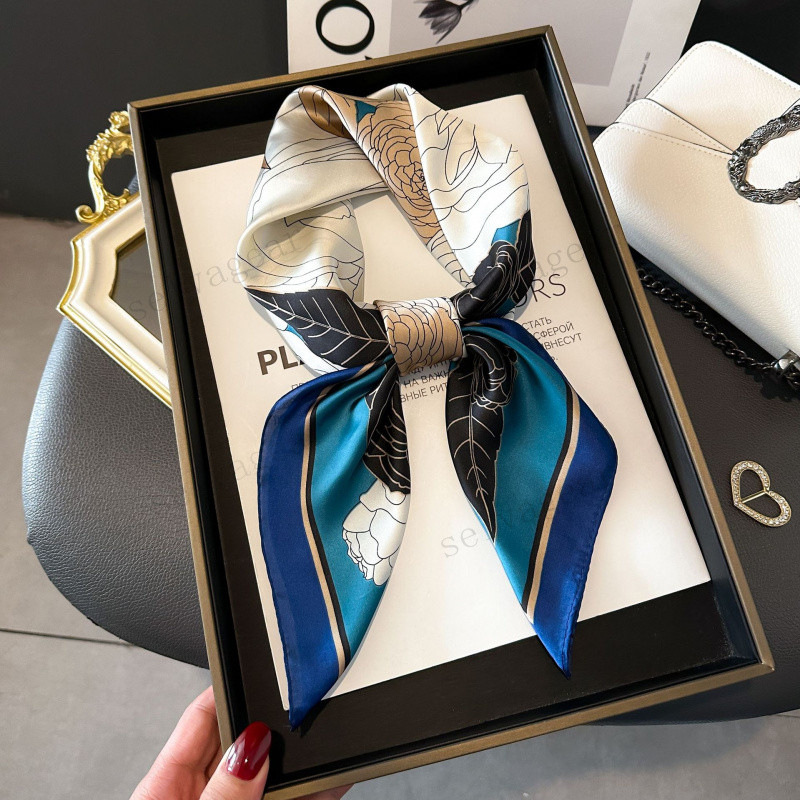 Novo Lenço Feminino De Luxo Moda Com Seda Pequeno Quadrado Xale Cachecol em Oferta na Shopee