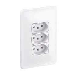 Kit Completo Três Tomadas 10A com Placa e Suporte 4x2 Zeffia Legrand