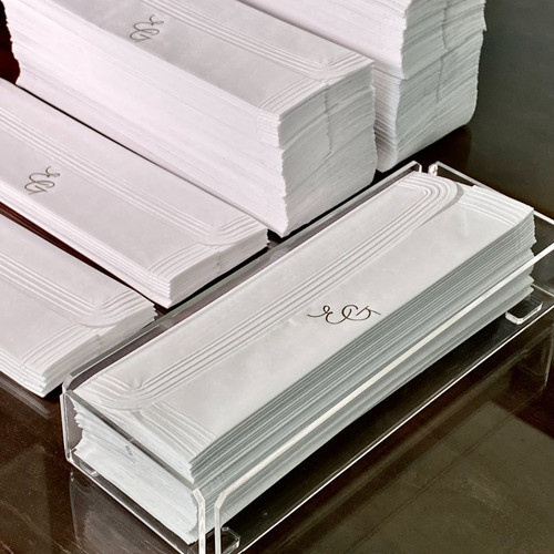 Kit 100u Toalhas Lavabo De Papel Personalizado + Suporte Acrilico em Oferta na Shopee