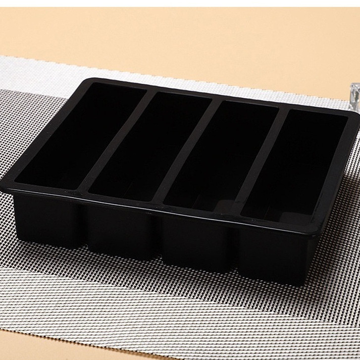 Forma Silicone 4 Cavidades Gelo Vermelho Ou Preto Retangular 17x14CM Multicolorido De Desenformar Para Gelos Multiuso