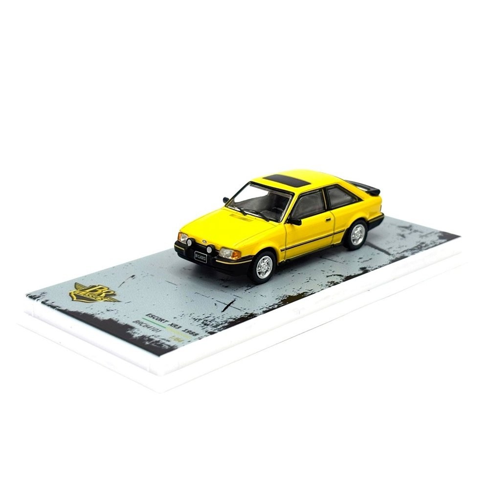 Miniatura Carro Ford Escort XR3 (1988) - Series 7 - Amarelo - 1:64 - BR Classics