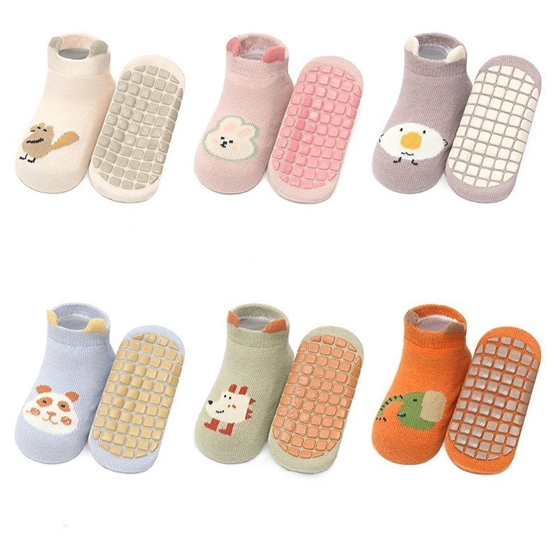Kit 2/3 Meias De Algodão Bebê De Primavera E Outono Desenho Animado Piso Não Deslizante Infantis