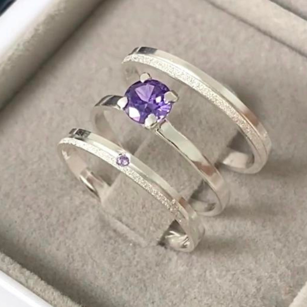 ANEL PAR DE ALIANÇAS DE NAMORO PRATA950 2MM COM PEDRA ROXA E ANEL SOLITARIO VARIAS CORES em Oferta na Shopee