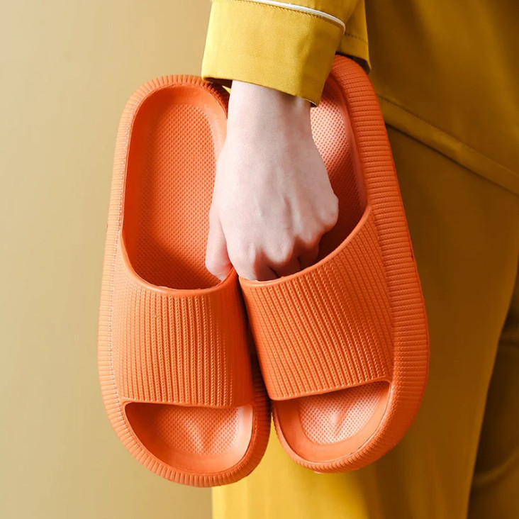 Chinelo Papete Slide Nuvem Liso Femenino & Masculino Lançamento - Chinelo Nuvem Levinho Papete  Feminina Ortopédic