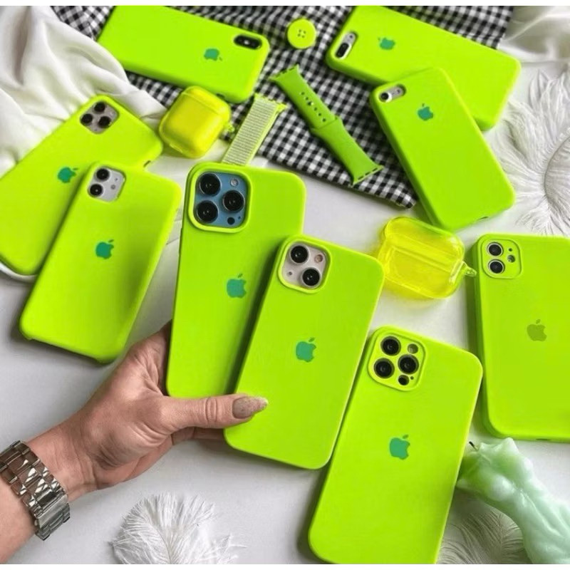 Capa Case capinha cor verde neon   Premium Apple"silicone case aveludada dentro iPhone 5SE 11 12 13 14 15 ao 16 PRO MAX