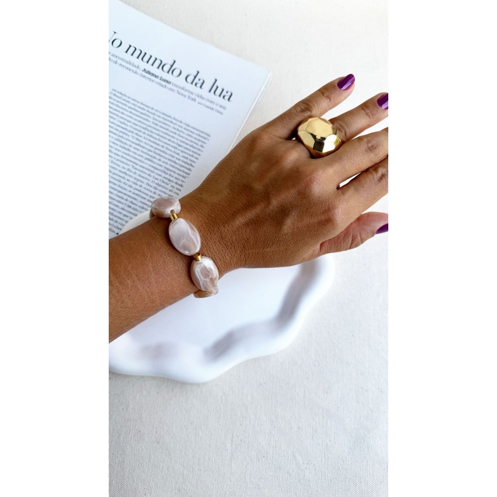 Pulseira de resina sútil em Oferta na Shopee