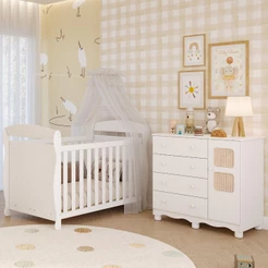 Quarto de Bebê Completo Berço Americano Marquesa 3 em 1 Cômoda 1 Porta 4 Gavetas Telinha 100% MDF