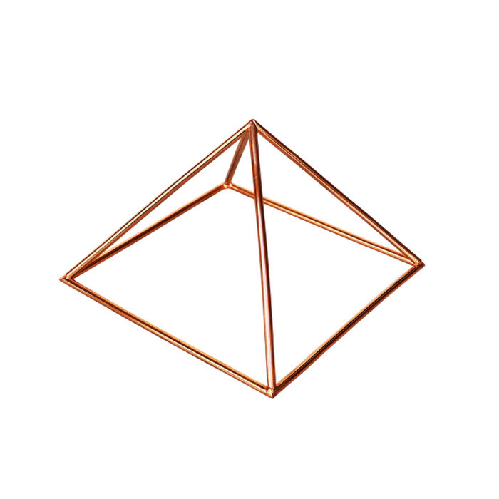 Pirâmide Vazada De Cobre Med.16cm de Base x 10,5 cm Altura em Oferta na Shopee