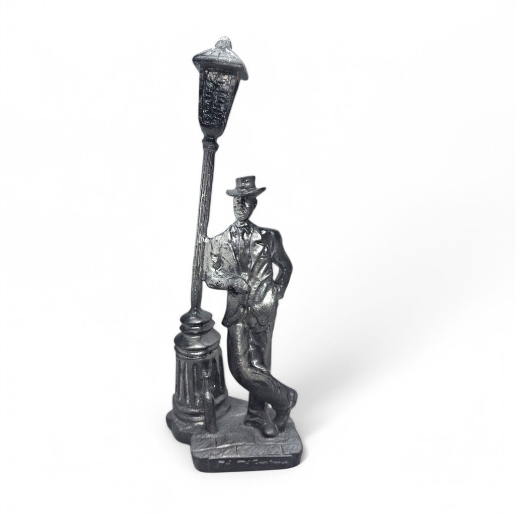 Estátua Imagem Zé Pilintra Detalhes Poste Prata e Preto 22cm