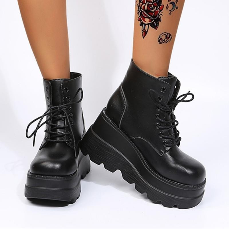 Botas Curtas Femininas Europeias E Americanas IELGY Com Sola Grossa Cunhas Envernizados De Tamanho Grande · foto 2
