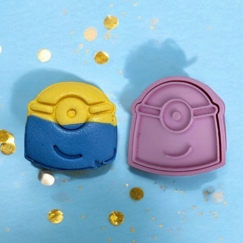Modelador Ejetor Rosto Mini Amarelinhos para Brigadeiro, Doce, Massa e Biscoito