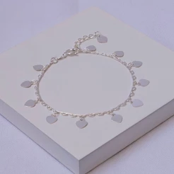 Pulseira Folheada a Prata com Corações Pendente