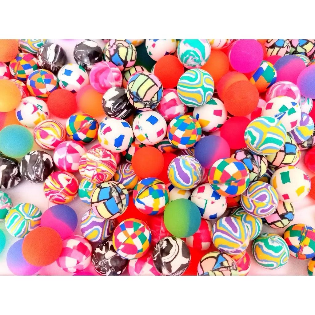 Kit 30 Bolinhas Pula Pula Multicoloridas Brinquedo Lembracinhas Infantil Festa — imagem 2 de 2