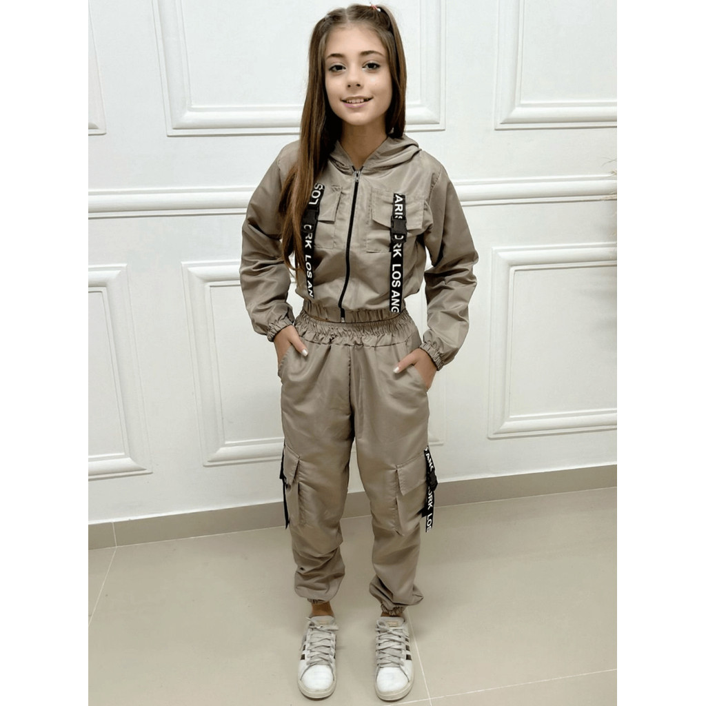Conjunto Menina Blusinha Bomber e Calça Tactel Jogger Cargo Infantil Juvenil Jaqueta Blusa Calca Top