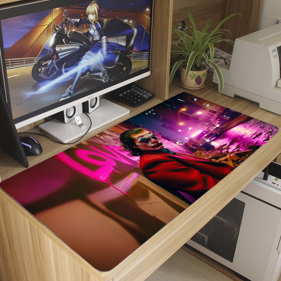 Mouse pad JOKE 2 Antiderrapante diversas estampas borda costurada 70x35 cm