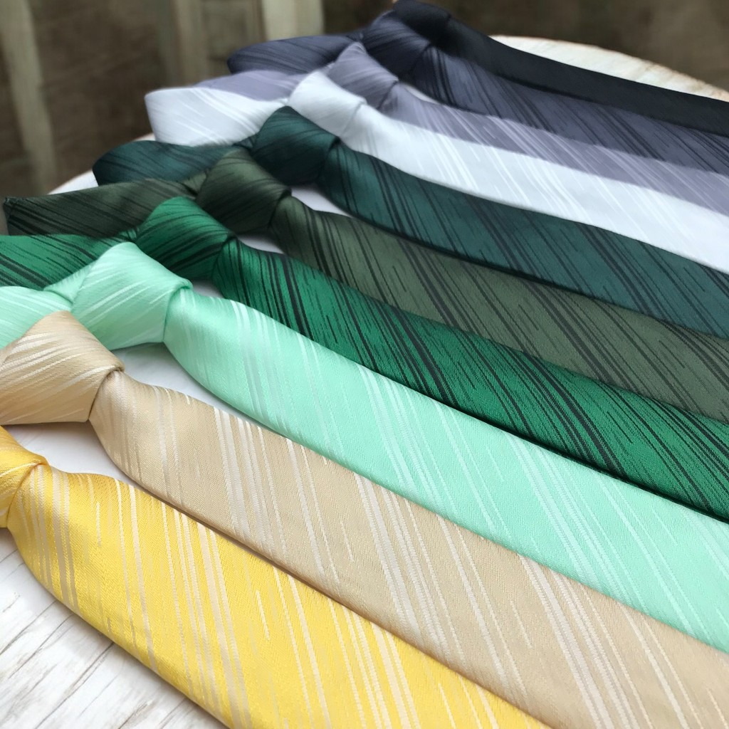 Gravata Sarja Slim – Sofisticação com Toque Casual