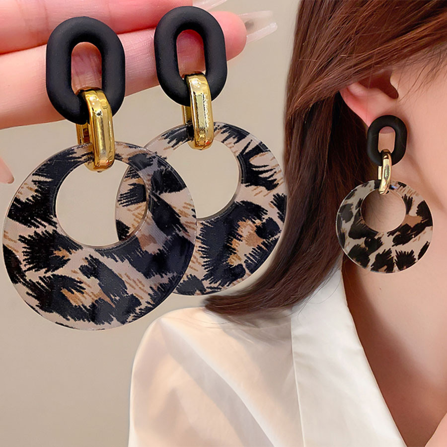 Retro estilo Hong Kong leopardo impressão brincos feminino novo estilo na moda temperamento exagerado brincos em Oferta na Shopee